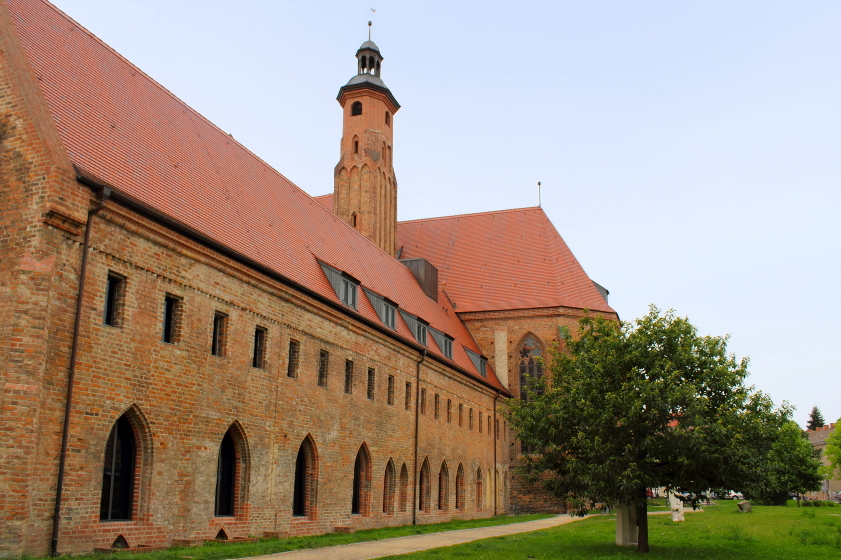 St. Johannis; Wirtschaftsdetektei Brandenburg, Privatdetektei Brandenburg an der Havel